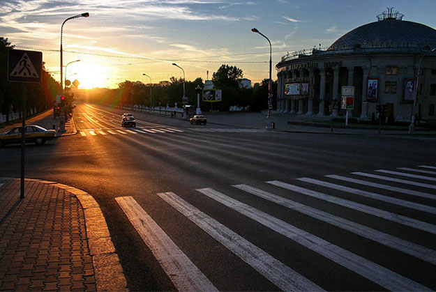 Проспект Независимости. Вид на цирк Проспект Независимости. Вид на цирк